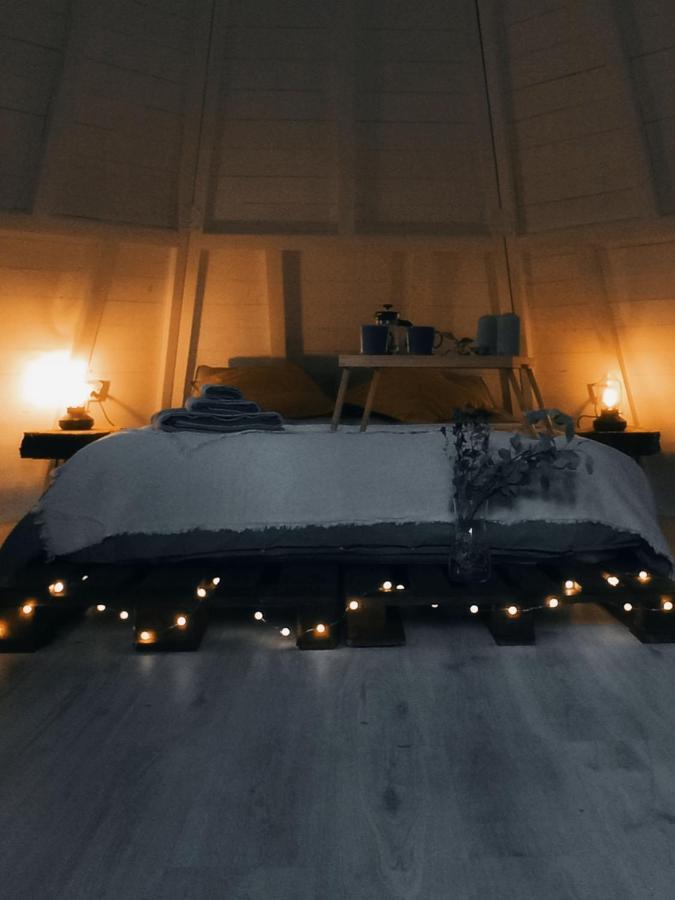 מלון Mombeltrán Glamping The Teepee מראה חיצוני תמונה