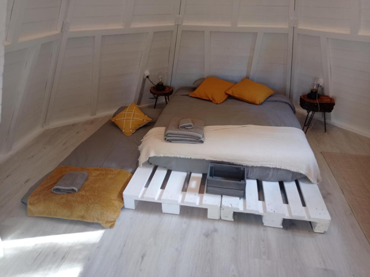 מלון Mombeltrán Glamping The Teepee מראה חיצוני תמונה