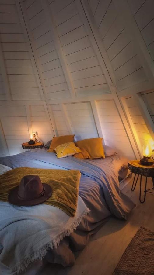 מלון Mombeltrán Glamping The Teepee מראה חיצוני תמונה