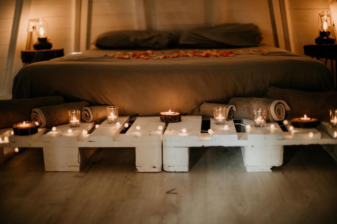 מלון Mombeltrán Glamping The Teepee מראה חיצוני תמונה